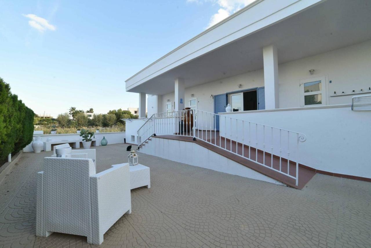 La Caletta Bed And Breakfast Torre Santa Sabina Exteriör bild