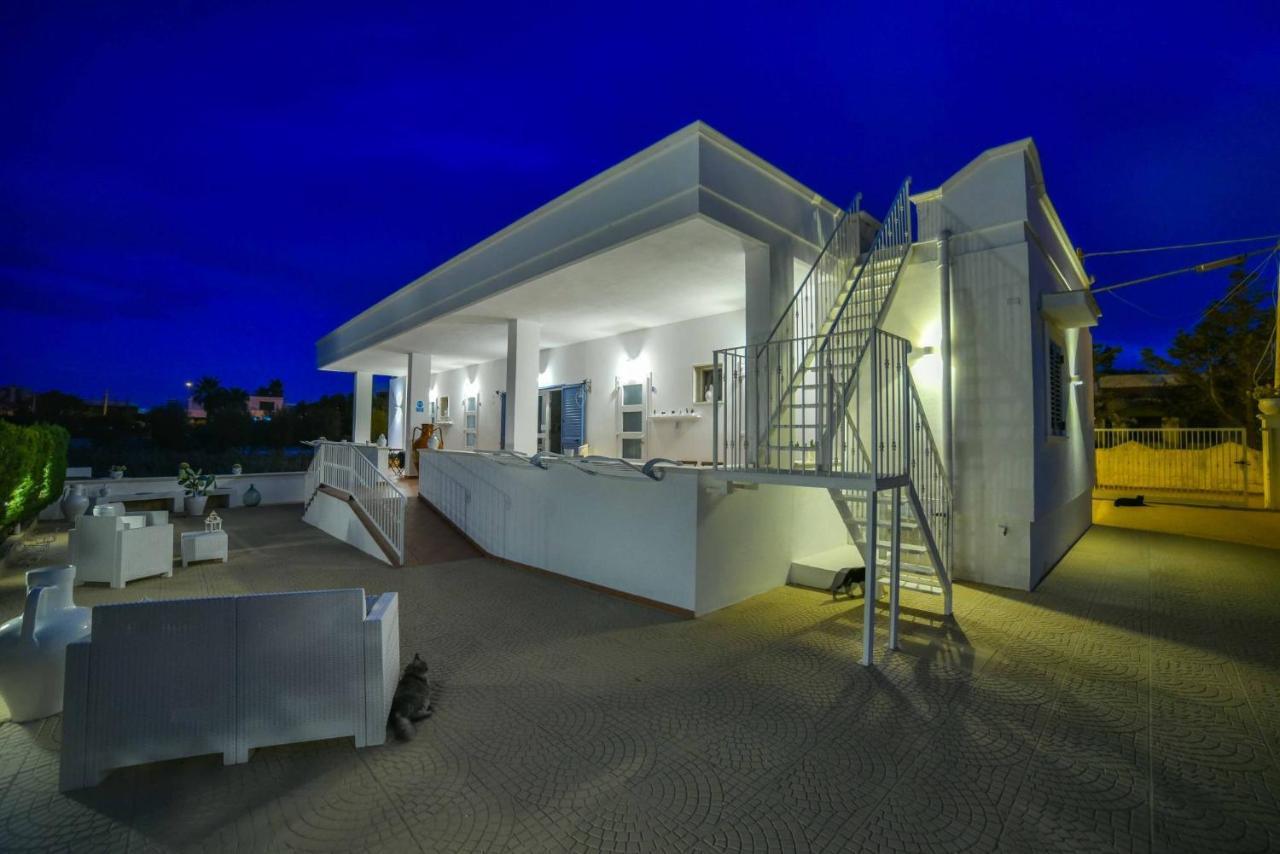 La Caletta Bed And Breakfast Torre Santa Sabina Exteriör bild